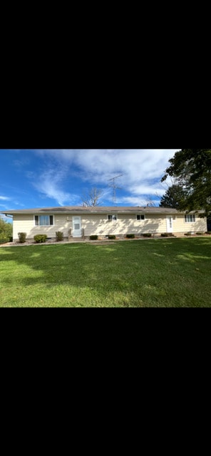 34830 47th St, Burlington, WI 53105 - view of yard