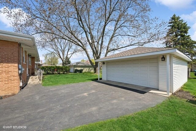view of detached garage