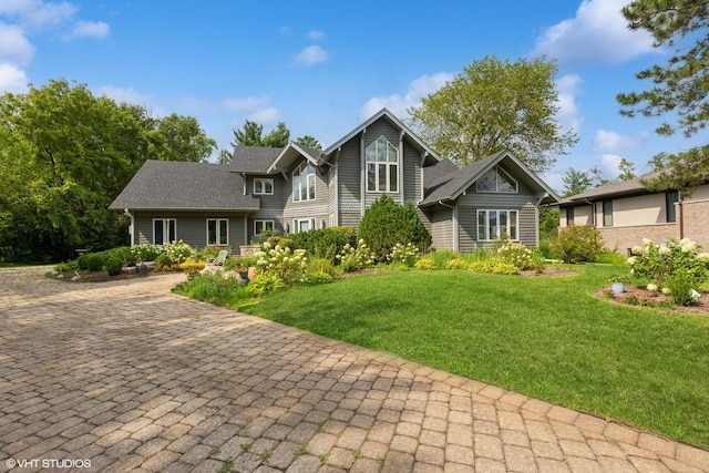 18W742 60th St, Westmont, IL 60559 - view of front facade with a front yard