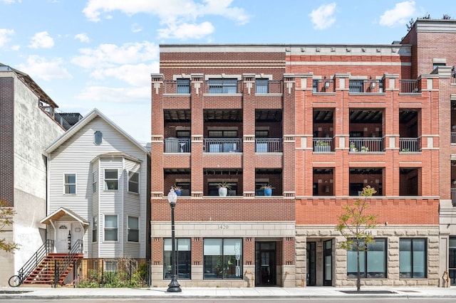 1420 W Belmont Ave Unit 2, Chicago, IL 60657 - photo 1