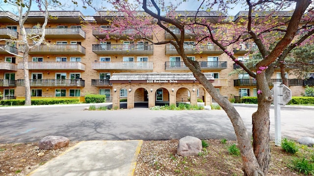 505 Redondo Dr Unit 206, Downers Grove, IL 60516 - view of apartment building / complex