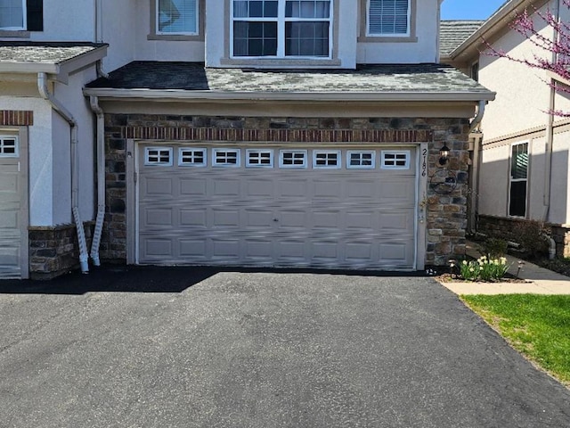 2186 Shadow Creek Ct N, Vernon Hills, IL 60061 - garage featuring driveway