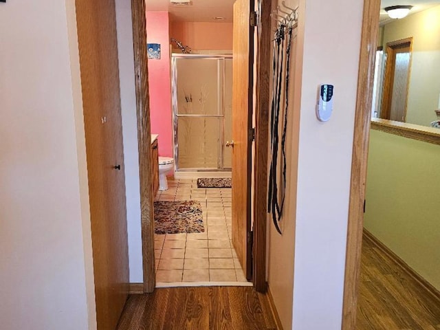 2186 Shadow Creek Ct N, Vernon Hills, IL 60061 - corridor with baseboards