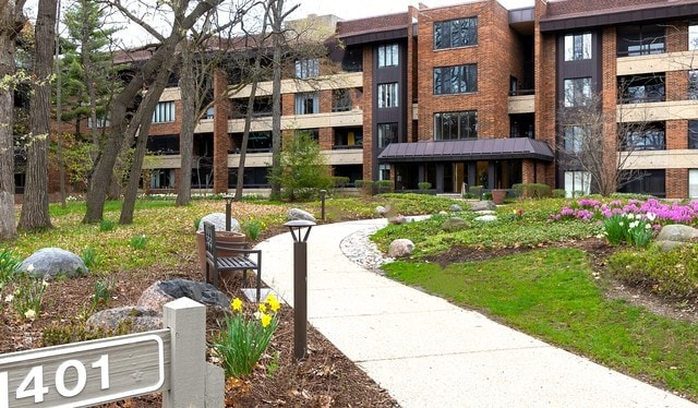 1401 Burr Oak Rd Unit 116B, Hinsdale, IL 60521 - view of community