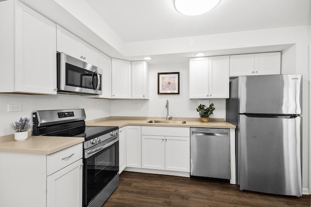 720 N Austin Blvd Unit Gnw, Oak Park, IL 60302 - kitchen with a sink, white cabinets, stainless steel appliances, and light countertops