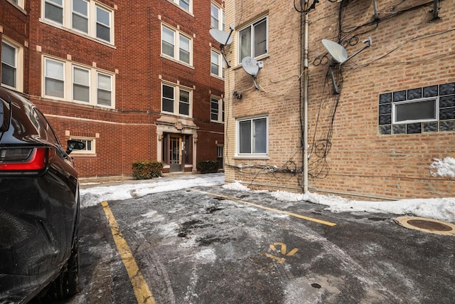 720 N Austin Blvd Unit Gnw, Oak Park, IL 60302 - view of property with uncovered parking