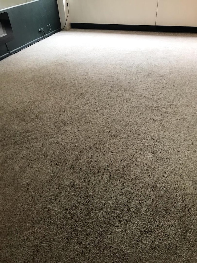 2800 N Lake Shore Dr Unit 613, Chicago, IL 60657 - detailed view of carpet floors