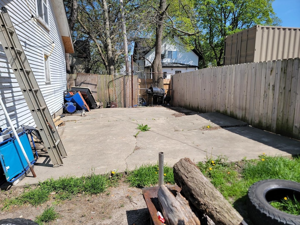 view of patio featuring a fenced backyard