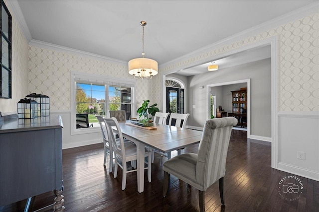 39W729 N Hathaway Ln, Geneva, IL 60134 - dining room with crown molding, wallpapered walls, and a notable chandelier