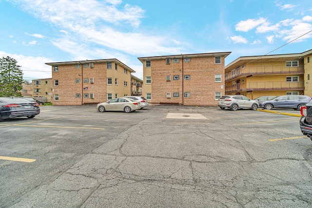 5328 W Windsor Ave Unit 1H, Chicago, IL 60630 - view of uncovered parking lot