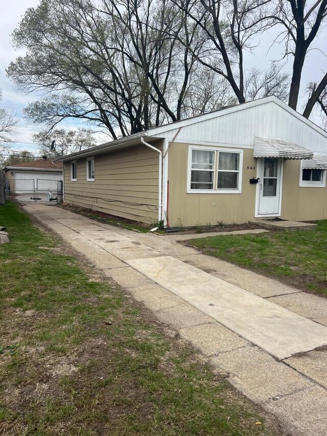 944 Greenbay Ave, Calumet City, IL 60409 - photo 11