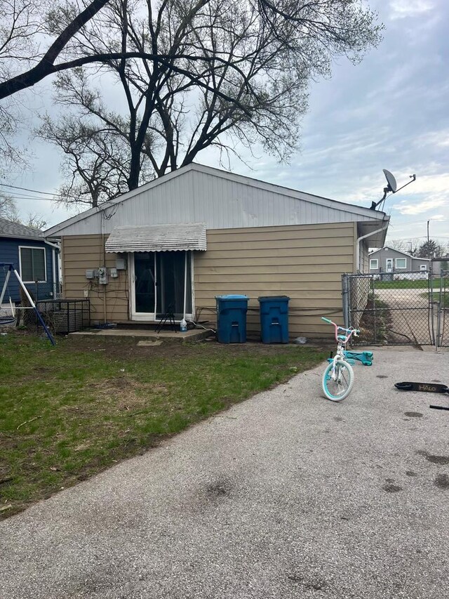 944 Greenbay Ave, Calumet City, IL 60409 - photo 10