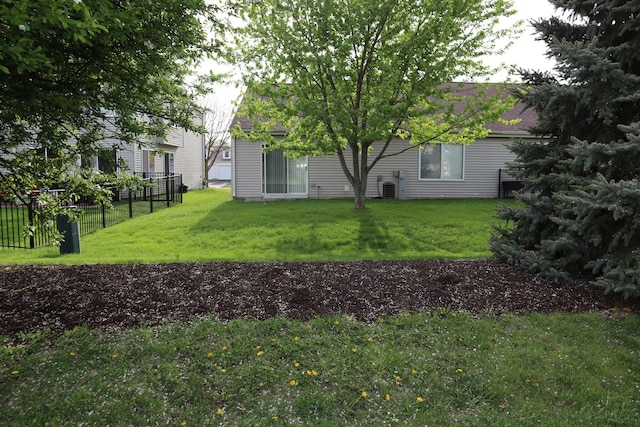 view of yard featuring fence