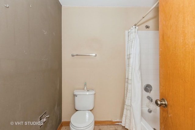 14252 S Hemingway Cir, Plainfield, IL 60544 - bathroom featuring shower / tub combo and toilet