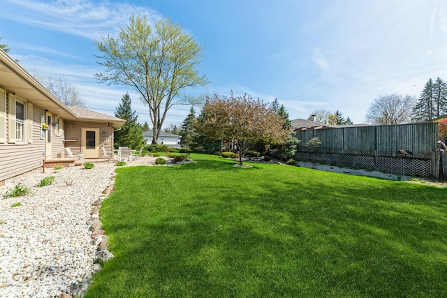 635 N Greenleaf St, Gurnee, IL 60031 - view of yard with fence