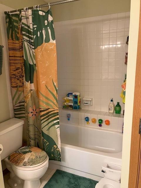 1032 Rockport Dr Unit 1032, Carol Stream, IL 60188 - full bath with toilet, tile patterned flooring, and shower / bath combination with curtain