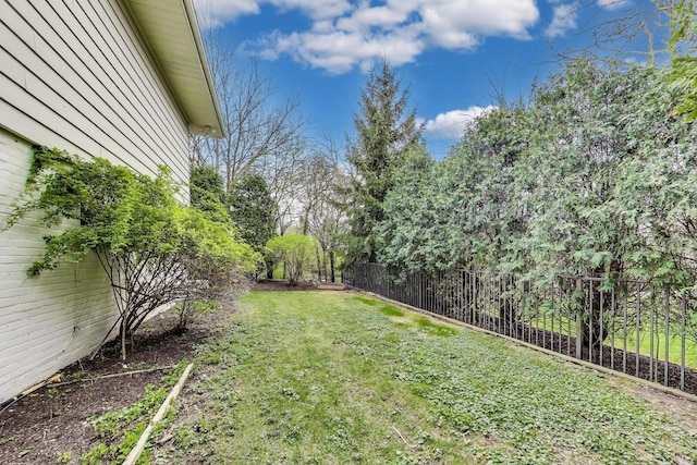 view of yard featuring fence