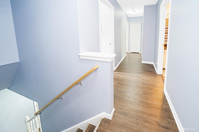2860 Bridgeport Ln, Aurora, IL 60504 - hallway featuring an upstairs landing and wood finished floors