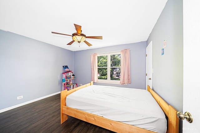 2860 Bridgeport Ln, Aurora, IL 60504 - bedroom featuring wood finished floors and a ceiling fan
