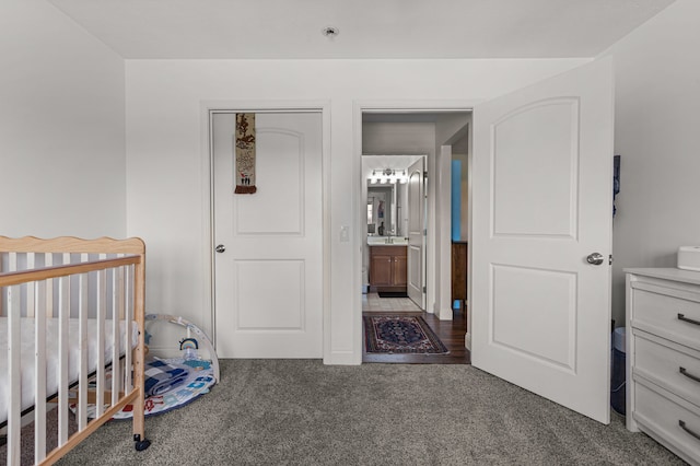 bedroom featuring carpet floors
