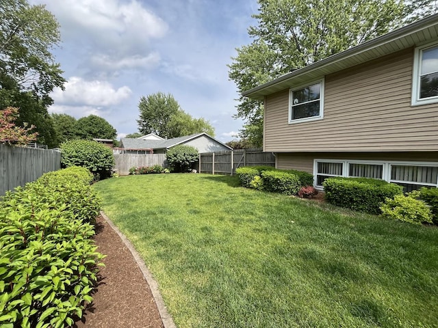 201 Meadows Rd S, Bourbonnais, IL 60914 - view of yard
