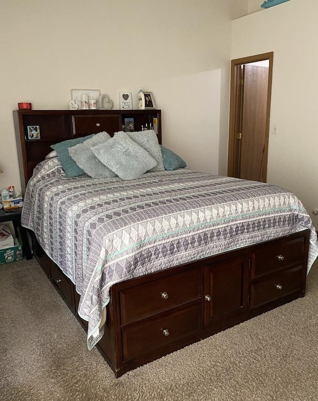bedroom with carpet flooring