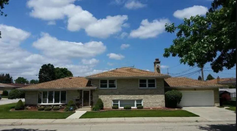 8618 W Wilson Ave, Chicago, IL 60656 - photo 1