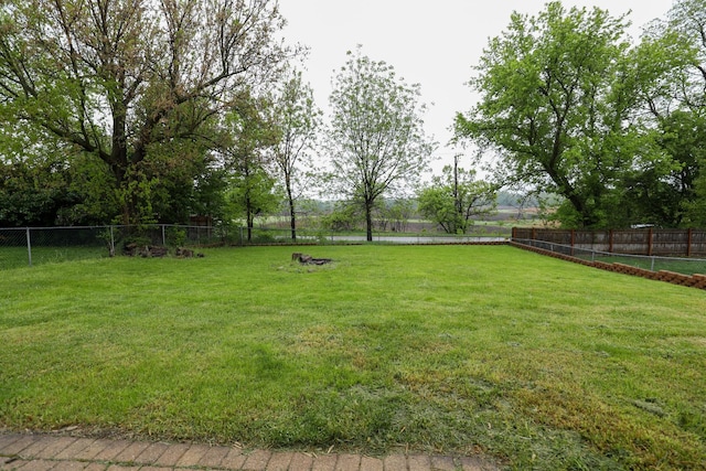 18557 W Country Ln, Grayslake, IL 60030 - view of yard
