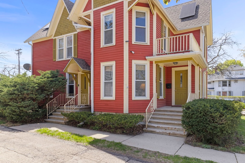208 W Locust St, Dekalb, IL 60115 - photo 1