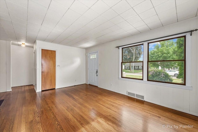 502 Everett Ave, Crystal Lake, IL 60014 - unfurnished room featuring wood finished floors