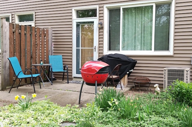 1373 Grayshire Ct, Elgin, IL 60120 - view of patio / terrace with fence