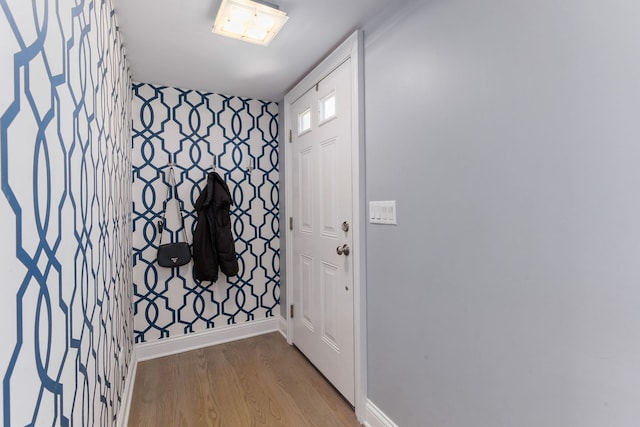 1137 Griffith Rd, Lake Forest, IL 60045 - foyer entrance featuring wood finished floors and baseboards
