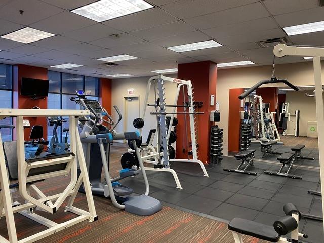 324 N Jefferson St Unit 101, Chicago, IL 60661 - gym featuring a drop ceiling and visible vents