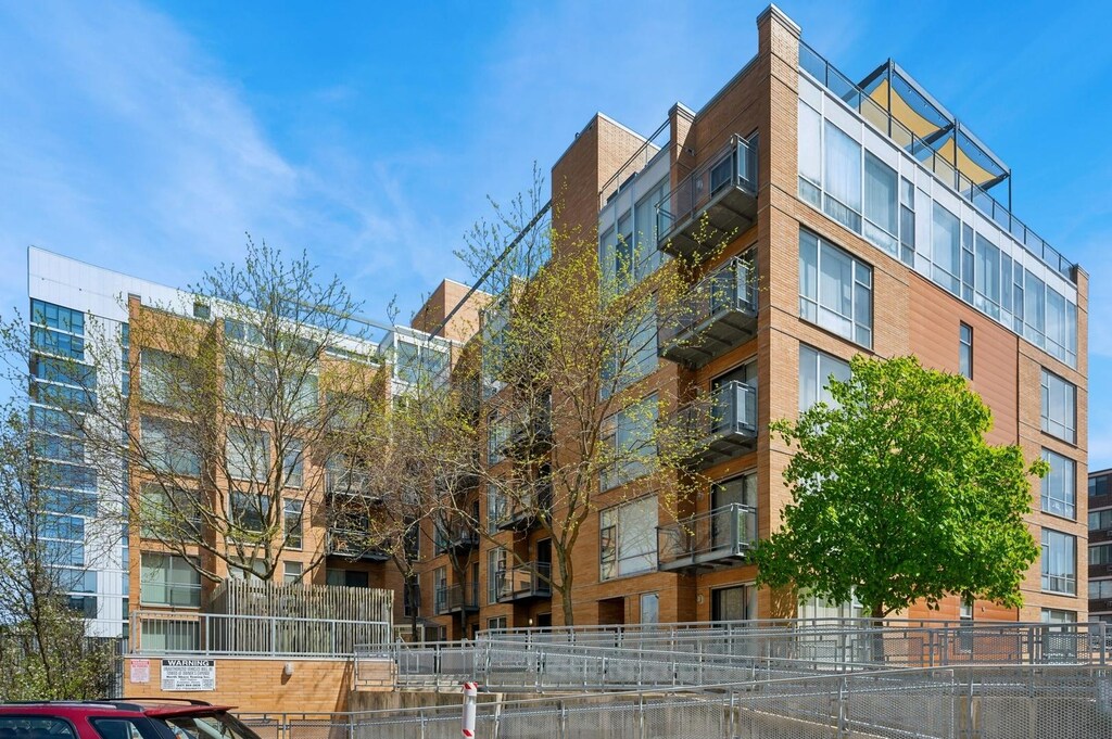 1720 Oak Ave Unit 202, Evanston, IL 60201 - photo 1