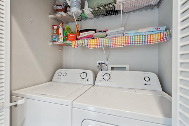 531 N Racine Ave Unit 3, Chicago, IL 60622 - laundry room featuring washing machine and dryer