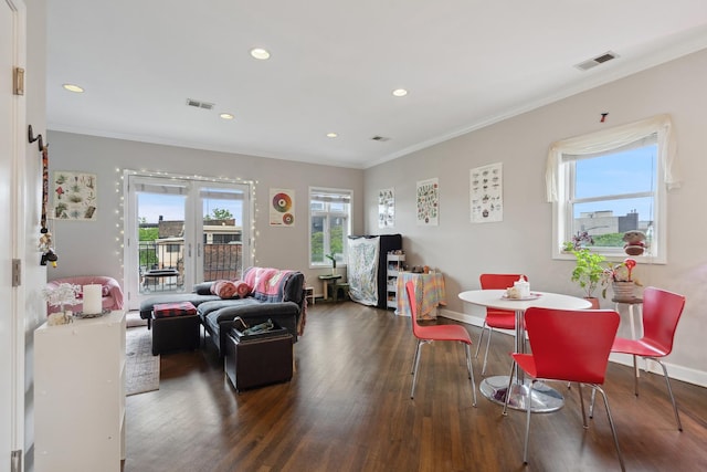 531 N Racine Ave Unit 3, Chicago, IL 60622 - living area featuring wood finished floors, ornamental molding, recessed lighting, and baseboards