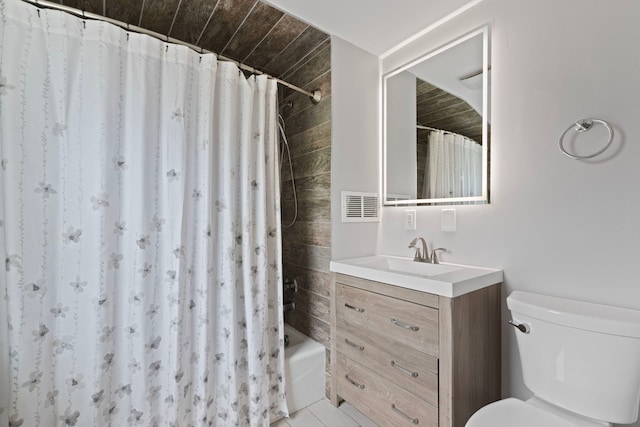 full bathroom featuring toilet, shower / bath combo, visible vents, wooden ceiling, and vanity