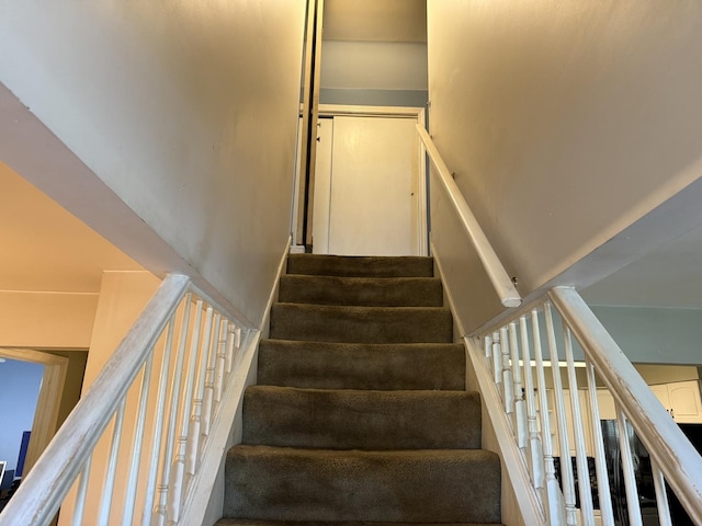 14500 Sawyer Ave, Midlothian, IL 60445 - view of staircase