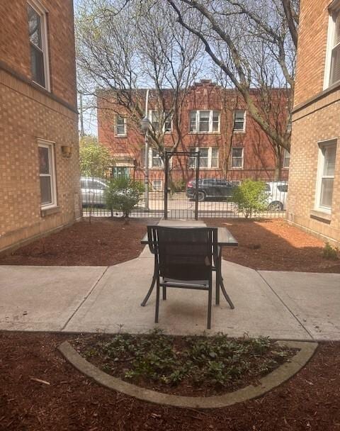 2452 N Lawndale Ave Unit G, Chicago, IL 60647 - view of patio