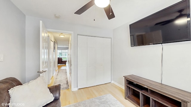 1670 W Partridge Ln Unit 5, Arlington Heights, IL 60004 - interior space featuring baseboards, ceiling fan, and wood finished floors