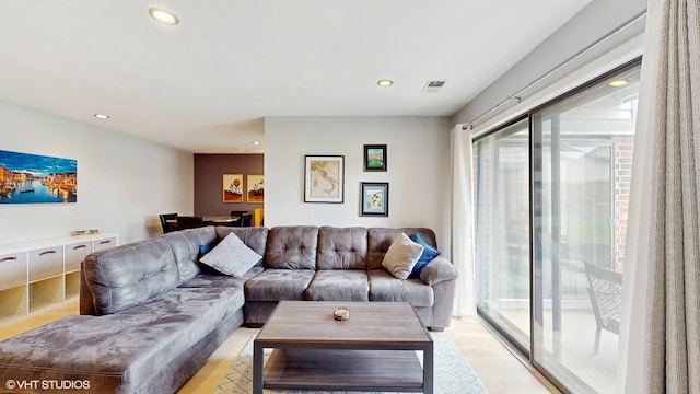 1670 W Partridge Ln Unit 5, Arlington Heights, IL 60004 - living area featuring visible vents and recessed lighting