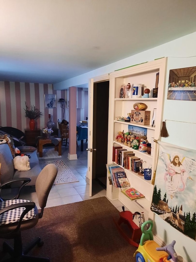 5030 N Keeler Ave, Chicago, IL 60630 - interior space featuring light tile patterned flooring
