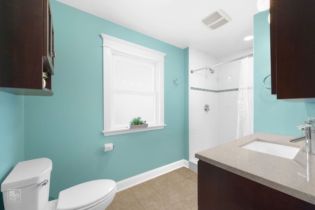 3231 Wesley Ave, Berwyn, IL 60402 - full bath with vanity, curtained shower, toilet, visible vents, and baseboards