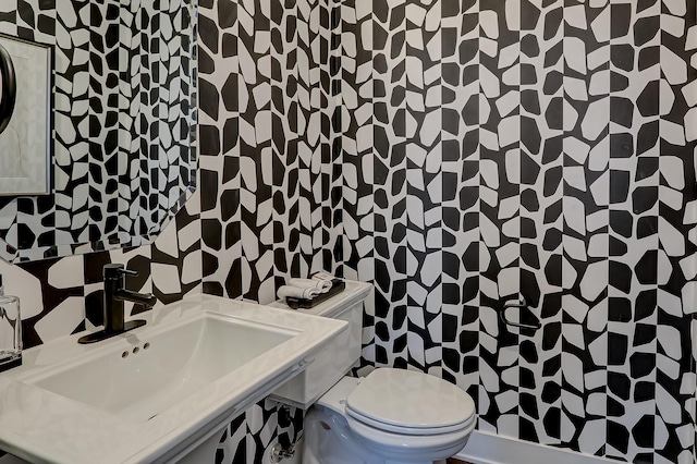 4314 Chelsea Manor Cir, Aurora, IL 60504 - half bathroom with tile walls, toilet, tasteful backsplash, and a sink