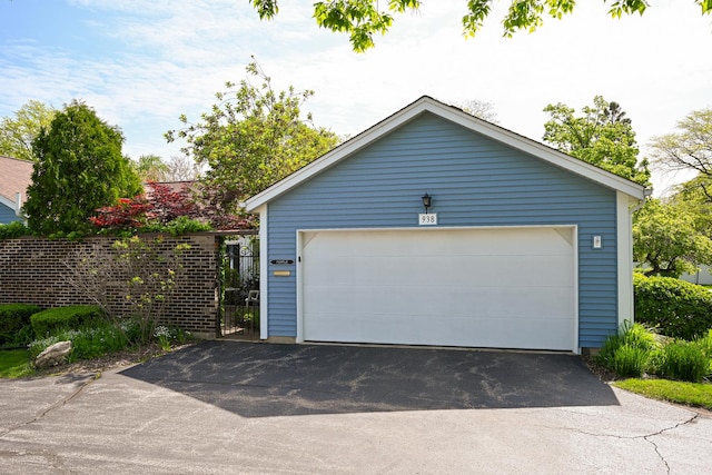 view of detached garage