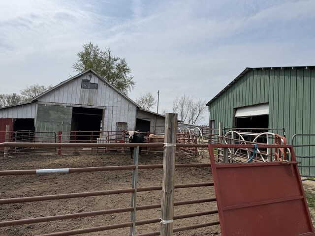 view of outbuilding featuring an outbuilding
