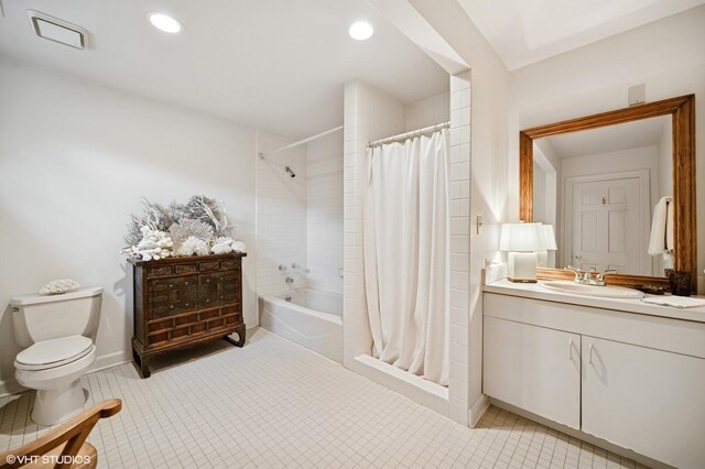 475 Maple St, Winnetka, IL 60093 - full bath featuring vanity, shower / bath combination with curtain, tile patterned floors, and recessed lighting