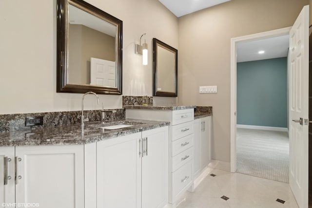 1 Renaissance Pl Unit 1Ph, Palatine, IL 60067 - bathroom with vanity, tile patterned floors, and baseboards