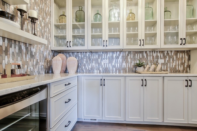 4 Olympia Fields Ct, Hawthorn Woods, IL 60047 - bar with tasteful backsplash and beverage cooler
