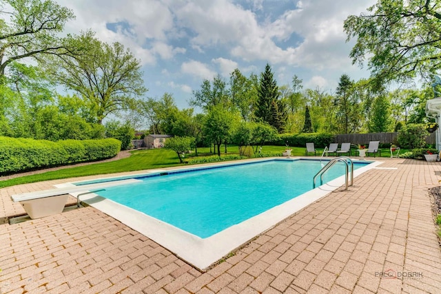 1878 Hackberry Ln, Lake Forest, IL 60045 - view of swimming pool featuring a diving board and a patio